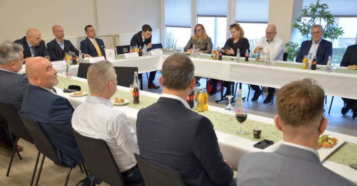 Üzleti reggeli Veszprémben